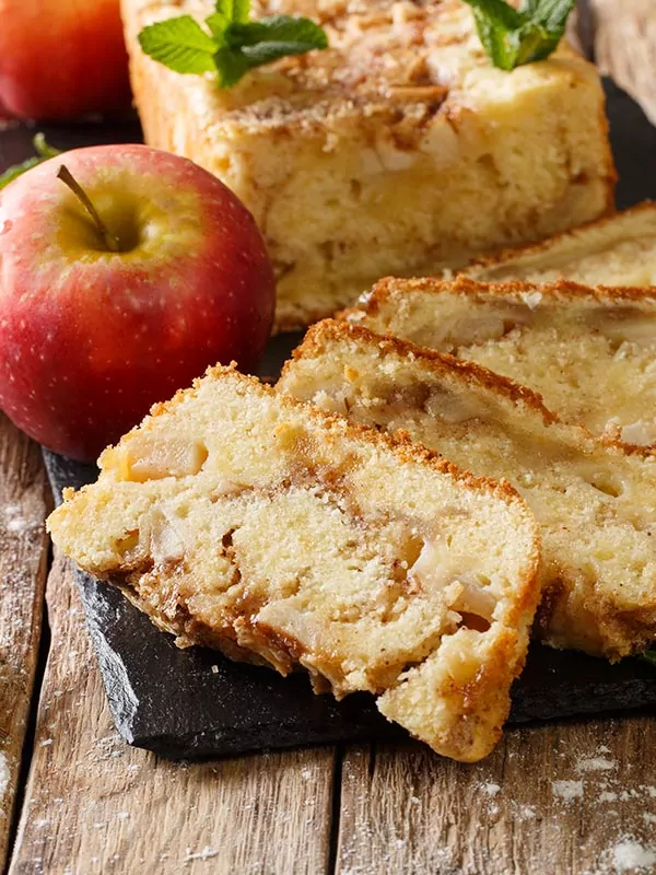 Torta di Mele con Frutta Secca e Cannella